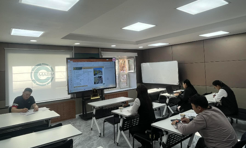 
Хэлтсийн дэргэдэх бүтээгдэхүүн, үйлчилгээний баталгаажуулалтын орон тооны бус зөвлөлийн 04 дүгээр хурлыг 2026 оны 03 дугаар сарын 09-ний өдөр зохион байгууллаа. Тус хурлаар 10 аж ахуйн нэгжийн 9 үйлчилгээ, 1 аж ахуйн нэгжийн 3 нэрийн бүтээгдэхүүнд хийсэн тохирлын үнэлгээний тайлан дүнг танилцуулан хэлэлцэж шийдвэрлэлээ.